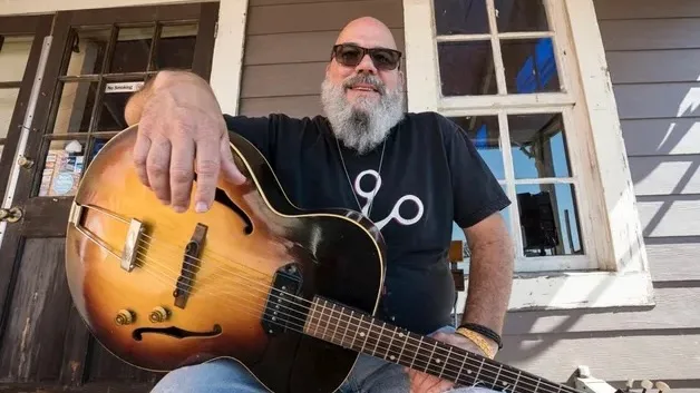 Deep Roots 2026 Spring Series – Ray Cashman @ Bar Fontaine